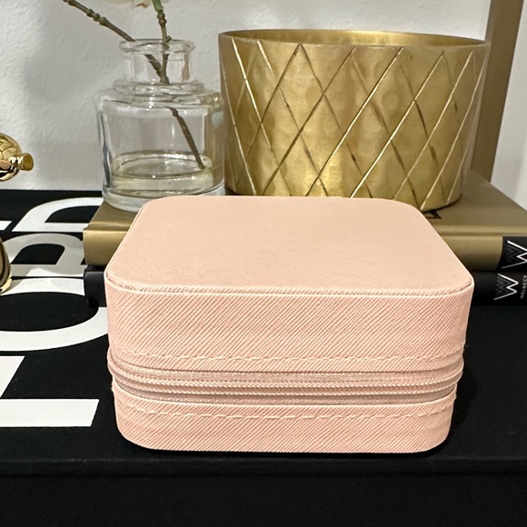 Jewelry Organizers - Picture 3 of 8